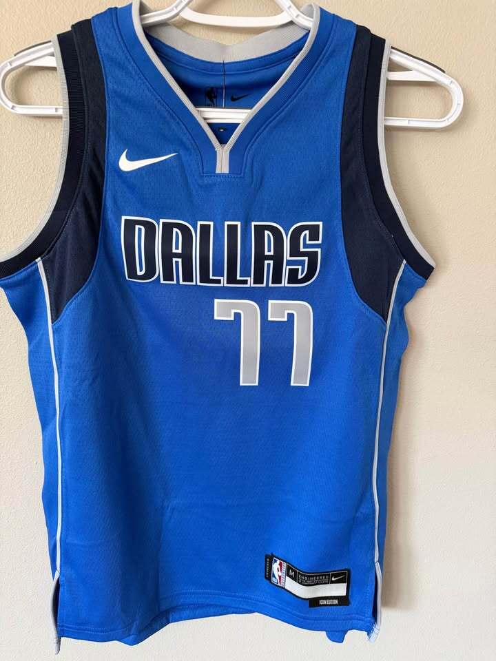 Dallas Mavericks - Luka Dončić Icon Edition Swingman - Youth Med (10/12)