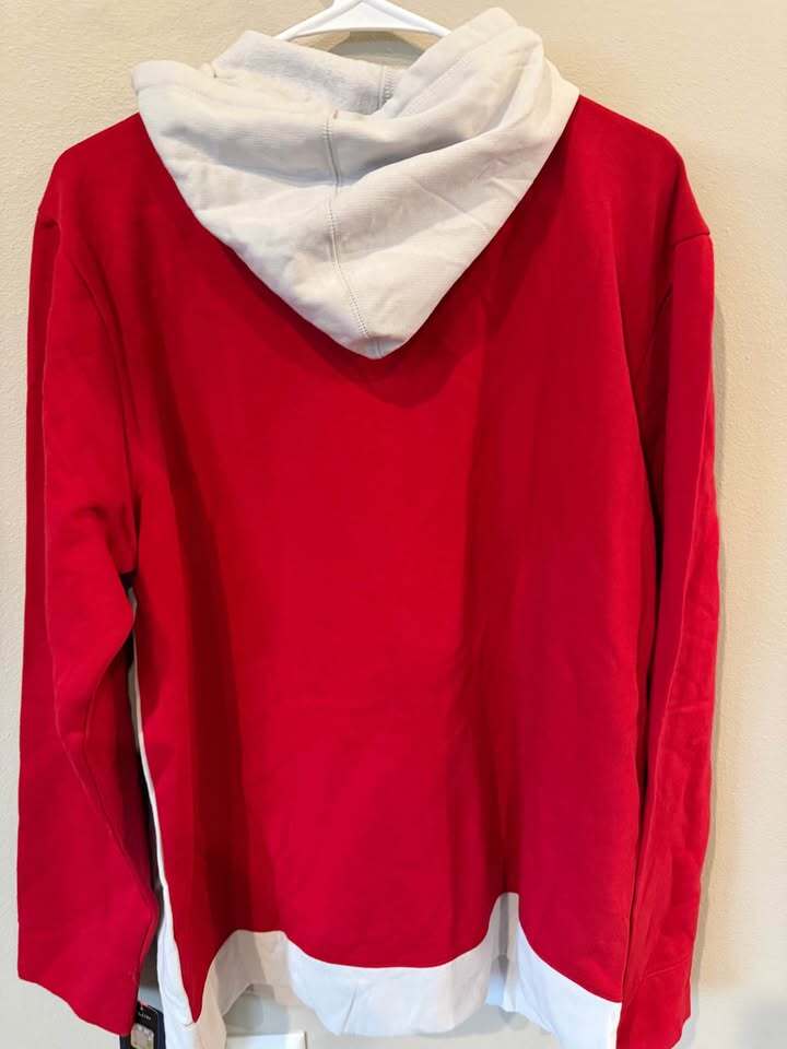 Tampa Bay Buccaneers Hoodie - Men’s Large/Women's XL