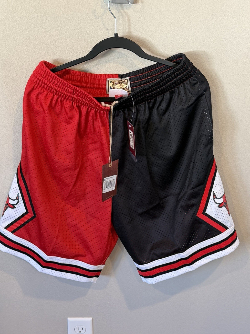 Michael Jordan - Chicago Bulls - Basketball Shorts - Men’s Size Large